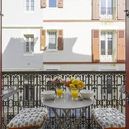 Appartement Charming Flat 4 Minutes From The Grande Plage Of Away - Welkeys *